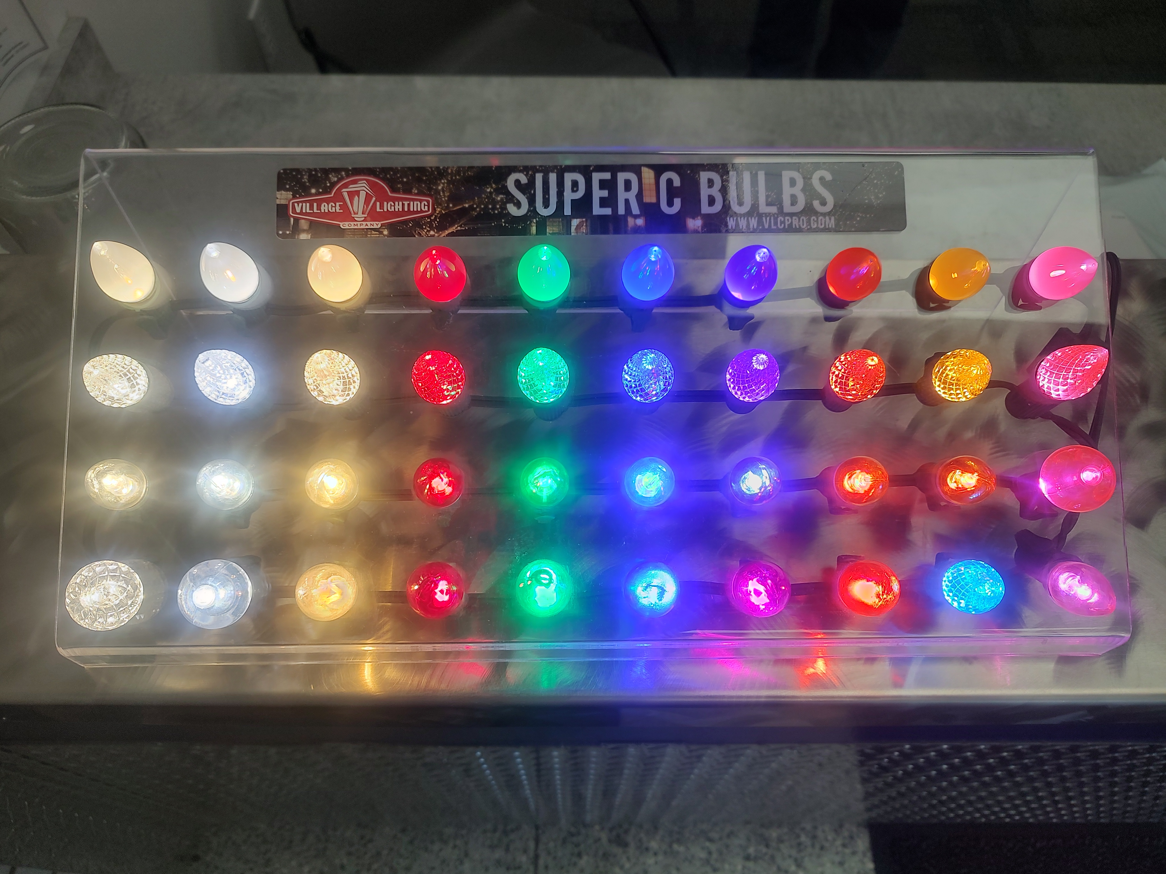 513620                         V-10841 SUPER C7 24 BULB PLEXIGLASS DISPLAY