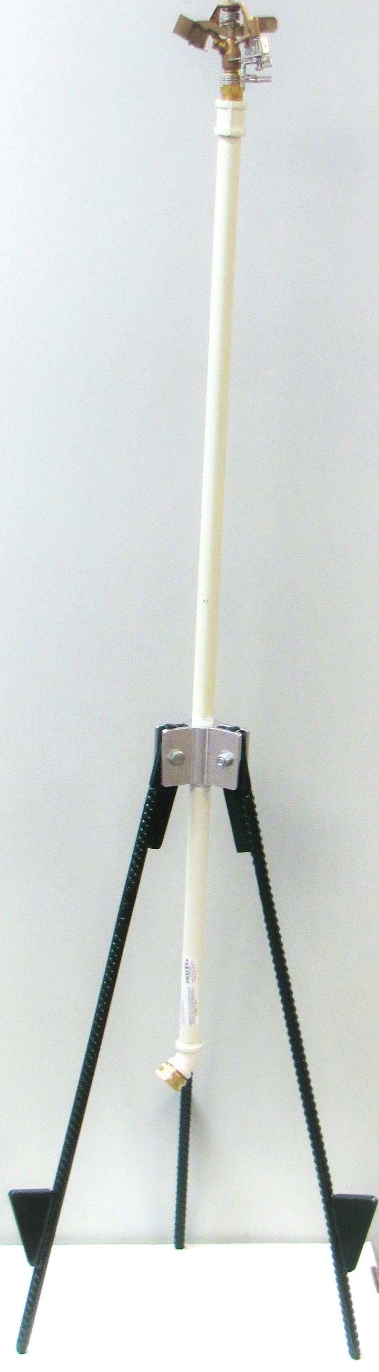 144856                         QVS 008227 3-6ft STEEL TRIPOD W/ BRASS ADJ S